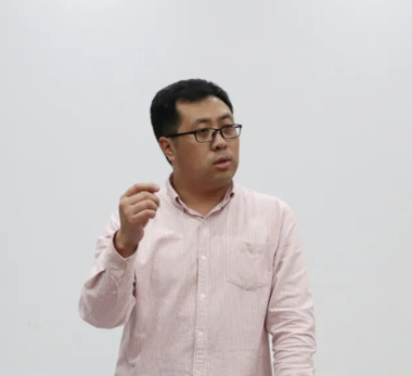 袁君刚.png