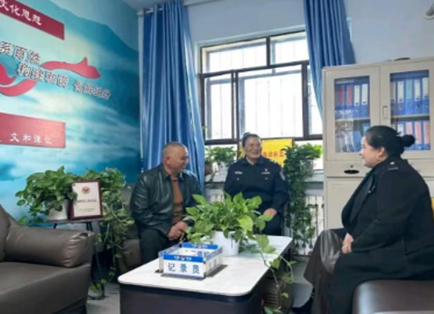 伊宁市达达木图镇张翠娟调解工作室.jpg